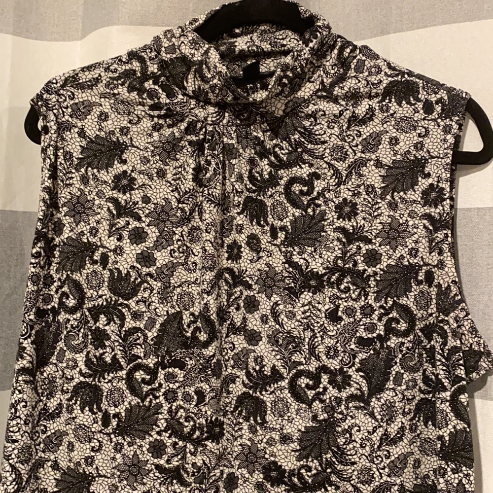 Ladies 0X sleeveless blouse - Picture 2 of 4